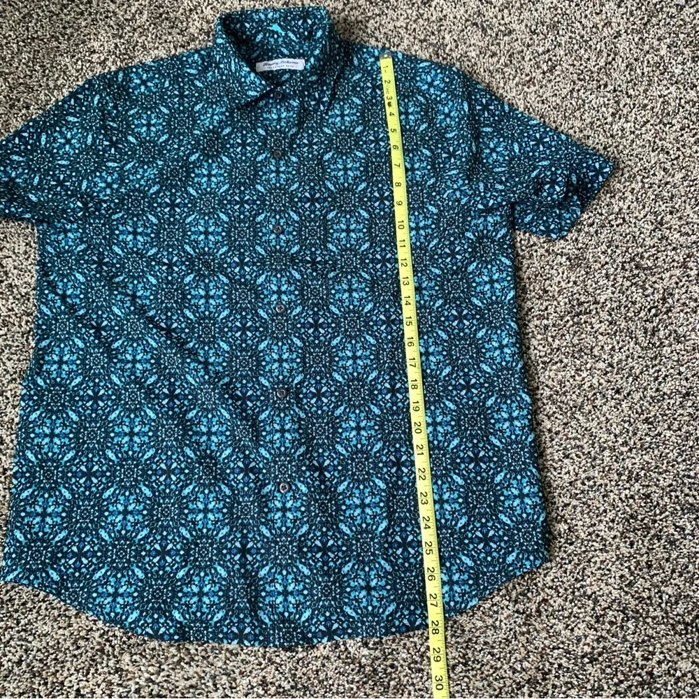 Men’s Tommy Bahama Coast Mosaic Geo Short Sleeve Beach Shirt size medium - Picture 8 of 9